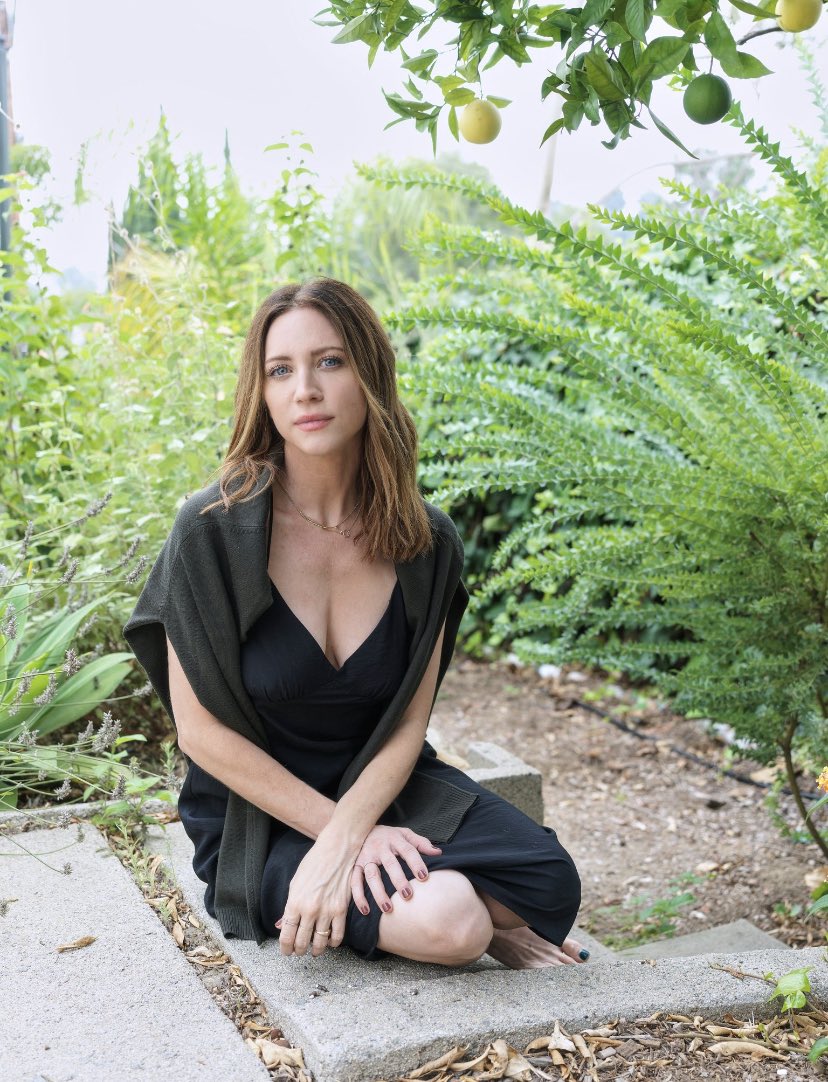 BechloeMulti's tweet image. She’s absolutely stunning.