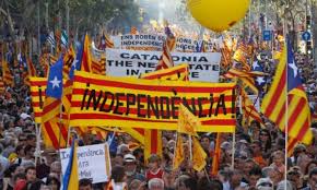 la Llei del referèndum d'autodeterminació de Catalunya, aprovada el 6 de setembre de 2017, el referèndum es convocà enmig d'un xoc de legalitats vigents. Més de dos milions de persones van votar l u d octubre tenim un pais...tenim un dret desde fa sis anys. Visca Catalunya 💪💪💪