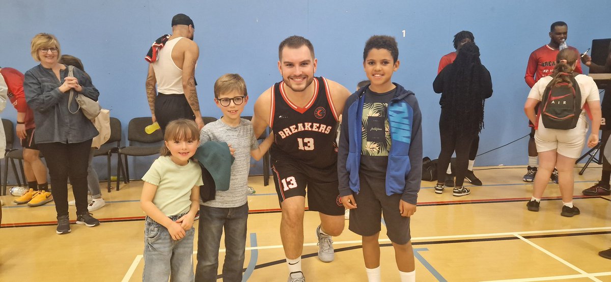 JamesGregs11's tweet image. Great to take the family down to @mkbballclub last night to witness their victory! Lots of families coming together to support their local club, tickets affordable too! #supportlocalsport #Basketball #grassroots #MiltonKeynes #Sport4Good #AllPeopleActive #Gettingoffthesofa