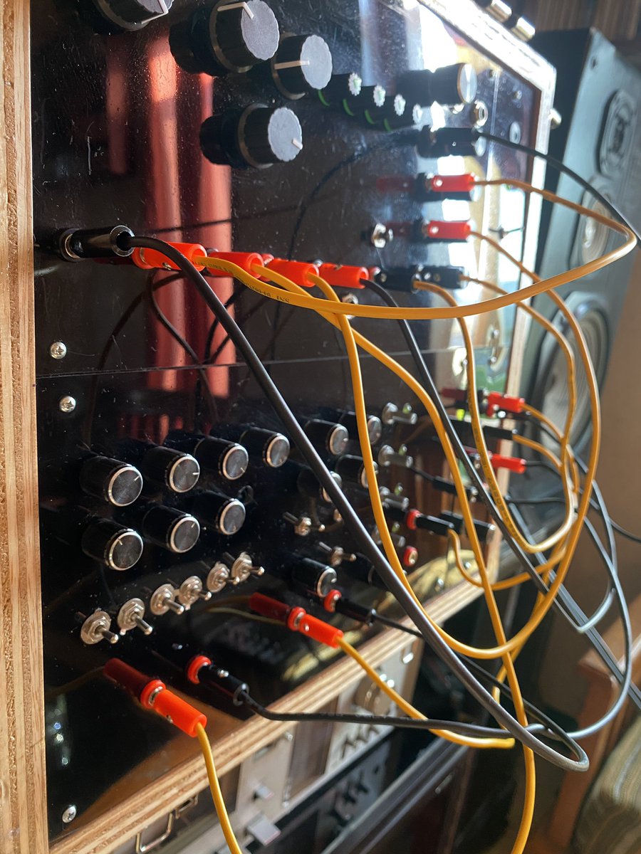 WildanShidana's tweet image. First noise modul ! 
.
#modular #modularnoise #modularsynth #analog #kalasvvara