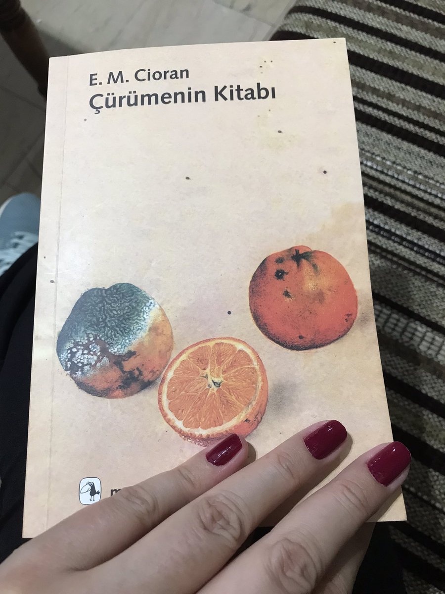 ayfer_bastuhan's tweet photo. Hakikaten yalnız varlık,insanlar tarafından terkedilmiş olan değil insanlar arasında acı çekendir.
#ÇürümeninKitabı
#Cioran
#Mekandayım
#EnsarKitap
#Diyarbakır https://t.co/M3rBXpn5Hi