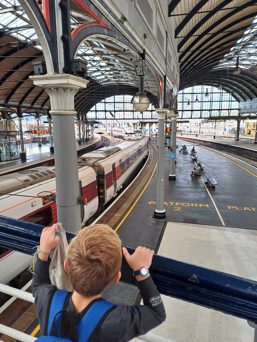 The only train in the station at the moment for @WeeArchie to see the 10.00 @LNER service