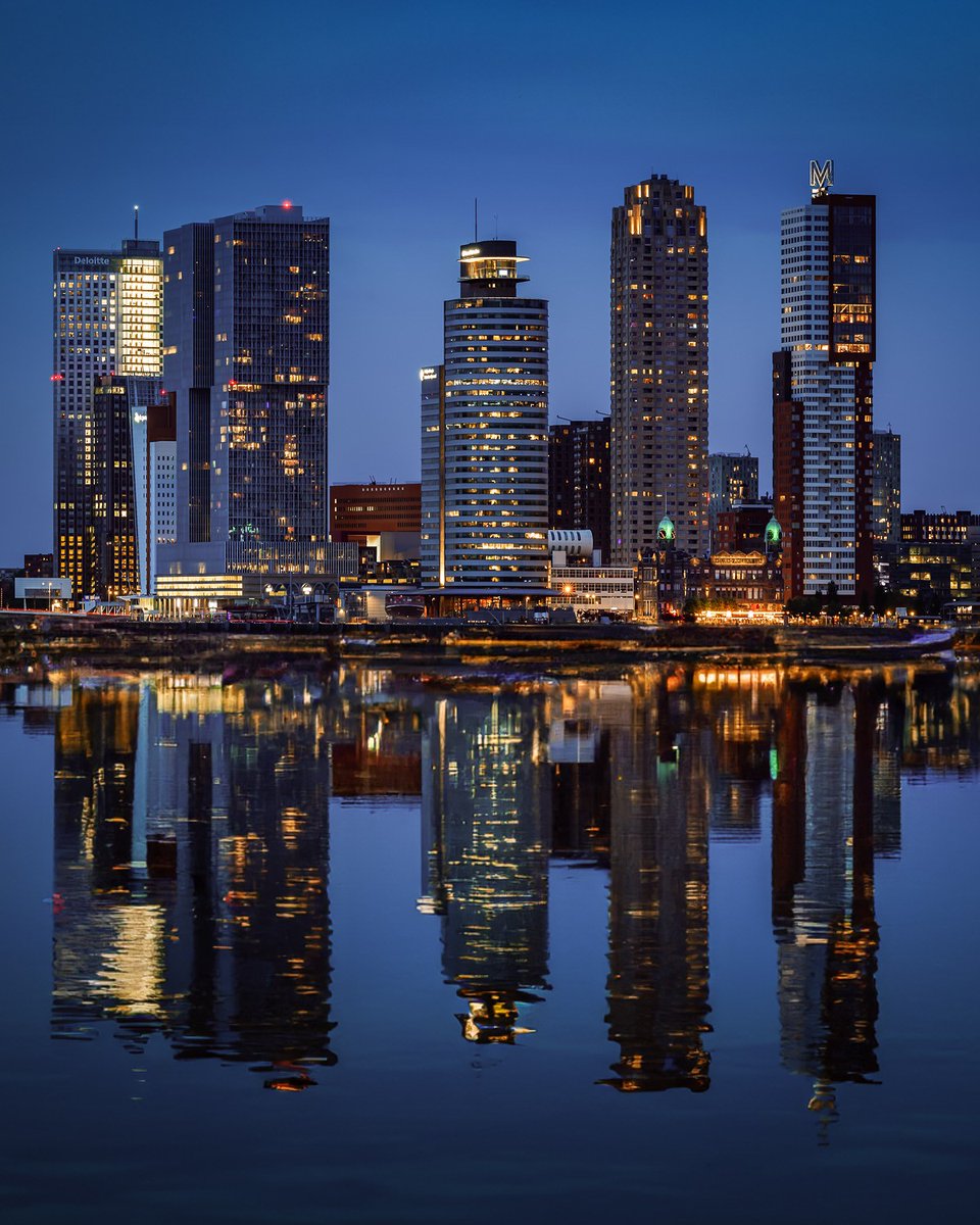 Foto van de week 📸 Wauw! Bedankt @jeroenbukman voor deze prachtige foto 😍
Heb jij ook een mooie foto van Hotel New York? Mail hem dan naar marketing@hotelnewyork.nl en wie weet posten wij hem wel als foto van de week 😊