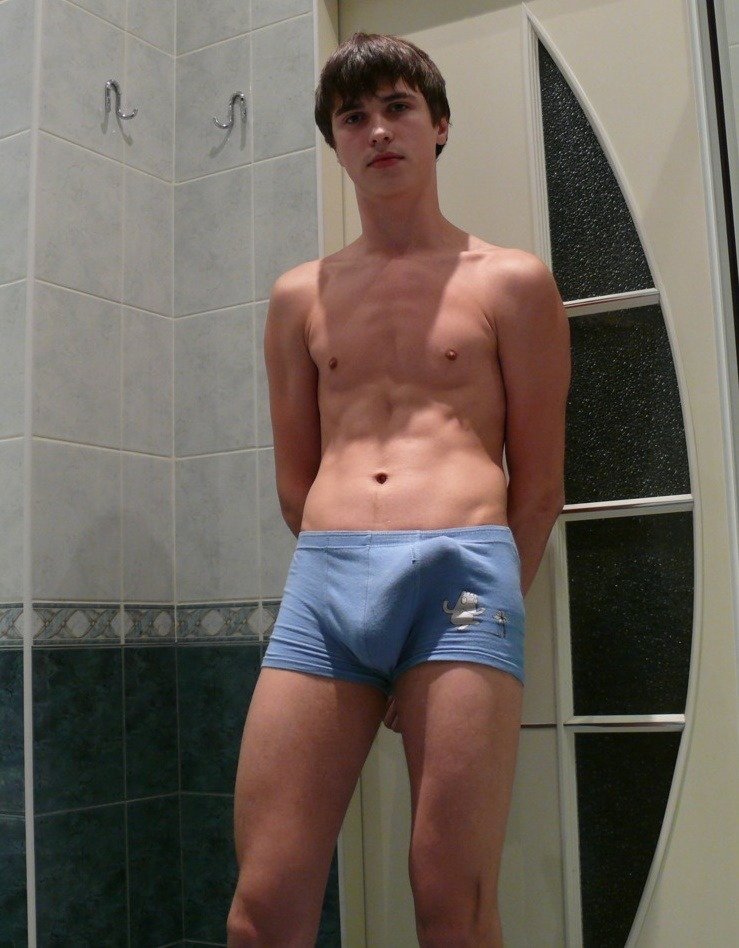smodgeboy's tweet photo. #guysinshorts #shortsbulge  #bulgeshorts  #menbulge #teenboysinshorts

Some shorts are better than others at hiding nothing. 
 Tap on the #teenboysinshorts tag and then 'latest' for 50 more lads in sexy shorts. https://t.co/vy8p7ss8FQ