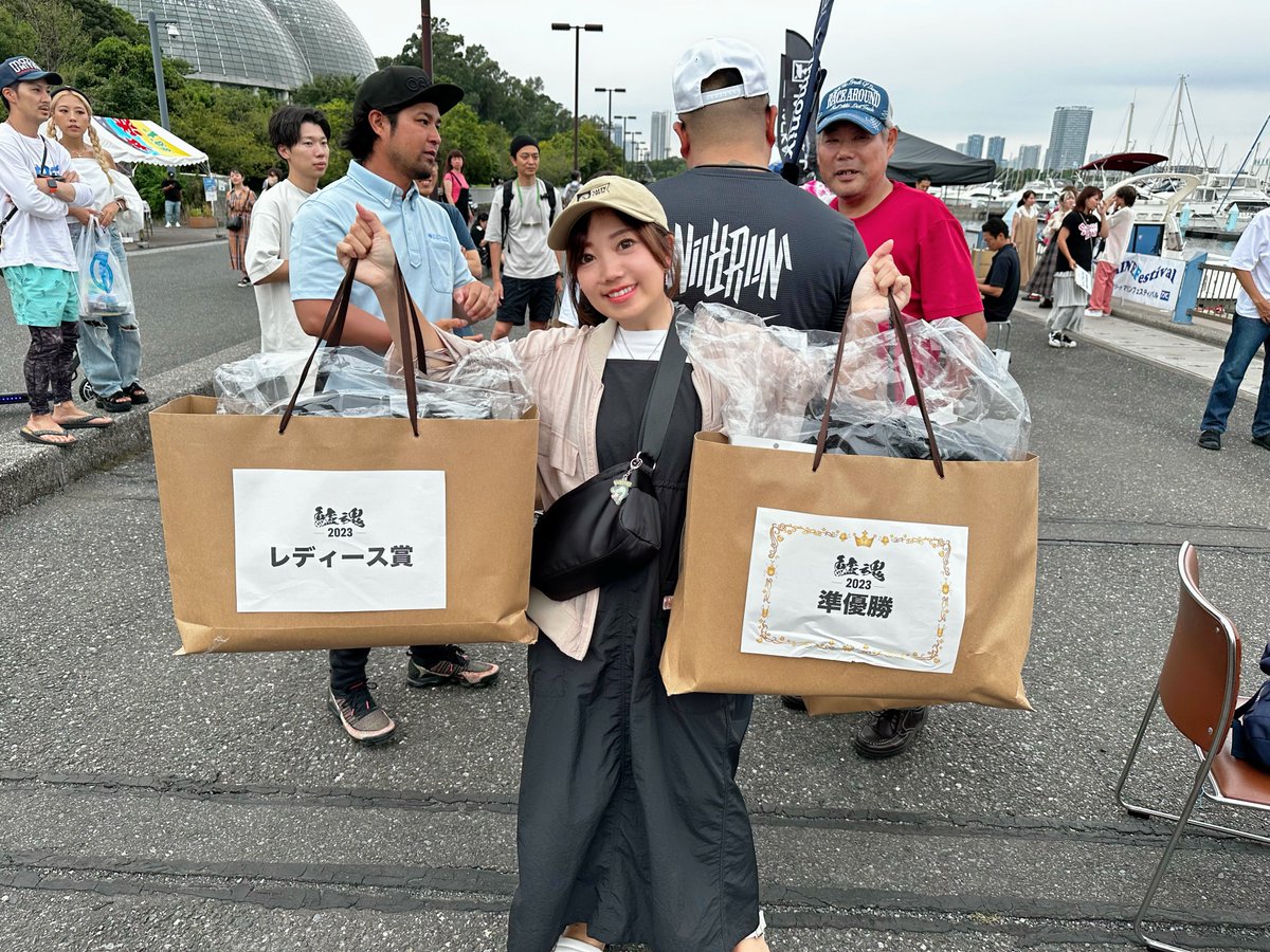 koakanen's tweet photo. 82cmランカー準優勝🥈でした!!
仲間とワンツーフィニッシュで最高の大会でした😂❤️
準優勝とレディース賞、どっちもいただいちゃいました☺️❤️笑
#TFBC
#鱸魂2023
#レンジバイブ70 https://t.co/riKQPXRbTH