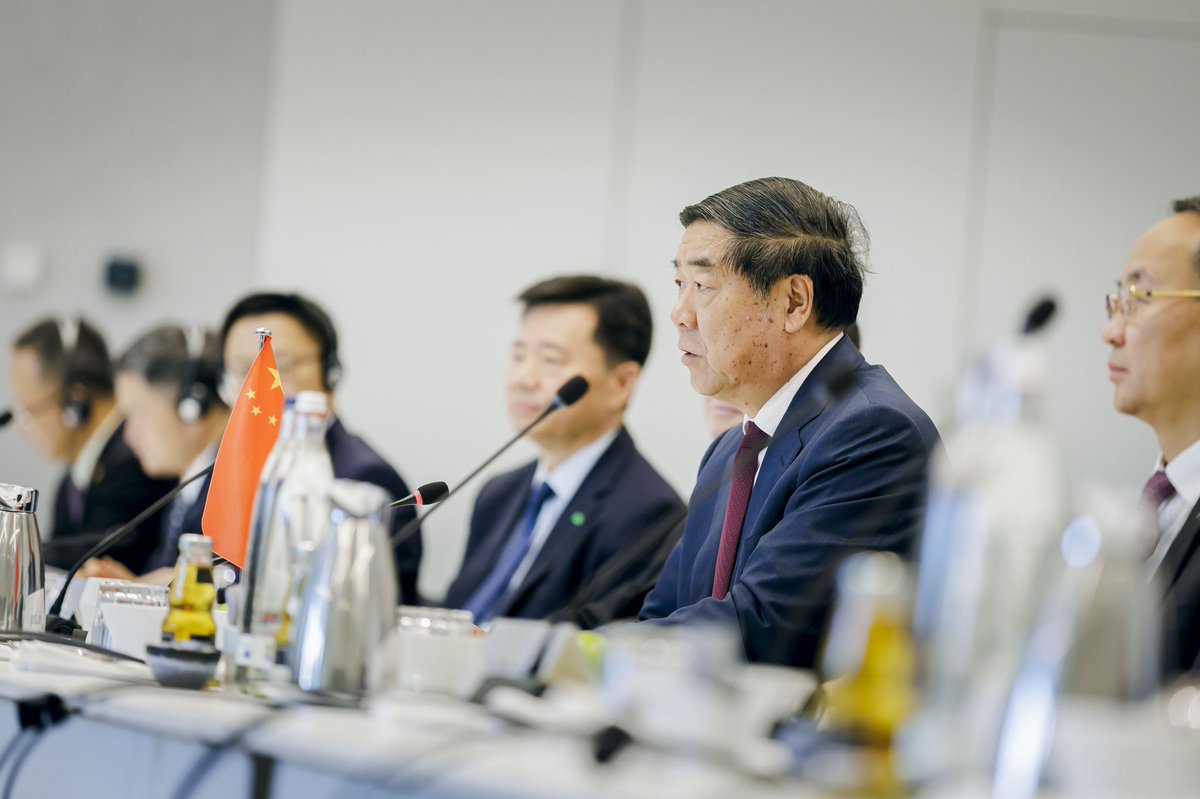 BMF_Bund's tweet image. Beim 3. dt.-chin. Finanzdialog sprechen die Ko-Vorsitzenden Minister @c_lindner &amp;amp; Vize-Premier He Lifeng neben #Finanzmarkt-Themen über die Verschuldungssituation von Ländern mit niedrigen Einkommen sowie über die weltwirtschaftliche Entwicklung. #commonframework @ChinaEmbGermany