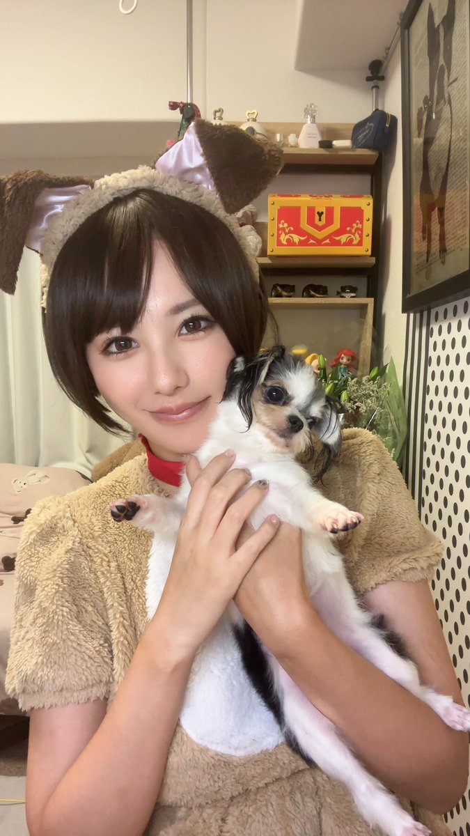 Amamitsubasa000's tweet photo. 私事ではありますが。
今日で天海つばさ、14周年！
今日から15年目！
長く長く一緒に歩んでくれている皆様に感謝であります！
ありがとうございます😊
愛を込めて❤️ https://t.co/2DawJNI0B5