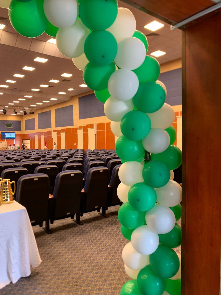 كلية الأعمال tweet media