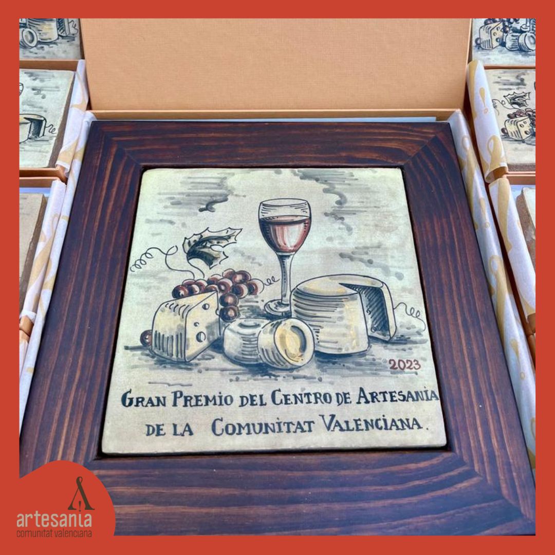 <a href="/FQAMontanejos/">FQuesoMontanejos</a> Els més xicotets són per a les diferents categories i el més gran és per al Millor Formatge Artesà de la CV, tots provenen de la mà del ceramista Enrique San Antonio.

A les 15:00 farem el lliurament, bona fortuna a tots i totes! 🤞