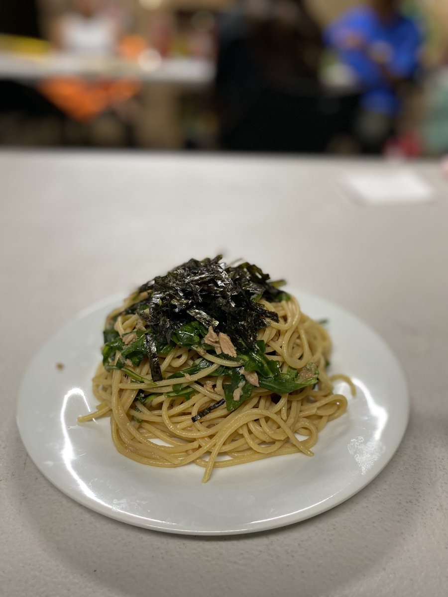 オーストラリアに移住して、安いからよく食べるようになった謎のRocketという野菜が、最近になってルッコラだったことが判明しました

ロケットツナパスタ、いただきます😌