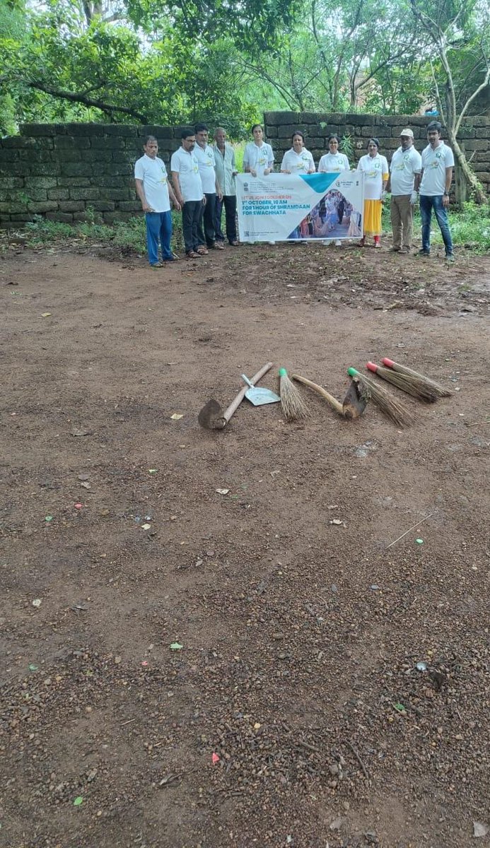 CipmcB's tweet photo. #SwachataHiSeva #DPPQS #CIPMCBHUBANESWAR #moafw
Cleanliness program under Special Campaign 3.0 organized at three villages of Orissa by CIPMC, Bhubaneswar.Directorate of Plant Protection, Quarantine & Storage, MoA&FW.
#precleaning & #postcleaning https://t.co/Gas9AKeQCg