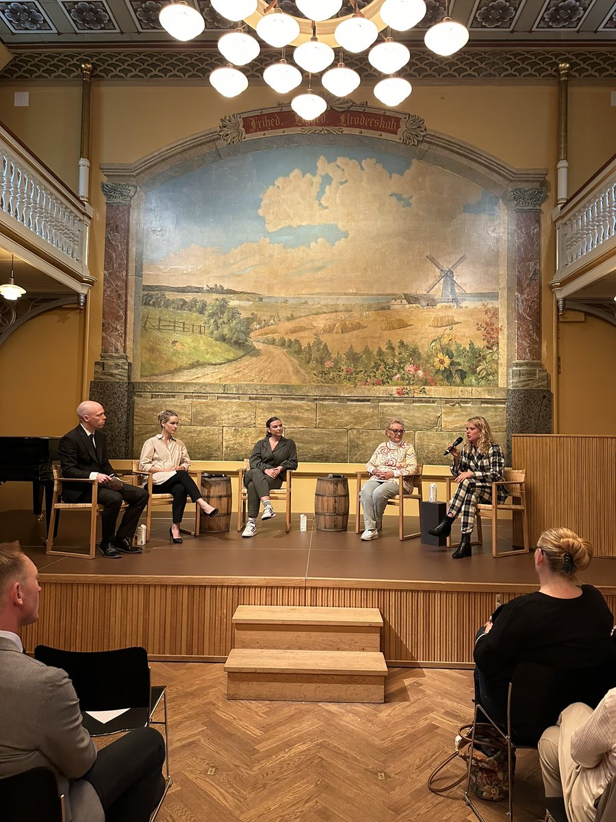 I dagen markerer vi 50-året for danske kvinders ret til abort sammen med Alliancen for Fri Abort og <a href="/arbejdermuseet/">Brillonn Pad</a> 
Igennem samtalerne og debatten trækker vi tråde fra før aborten blev fri, til i dag og ind i fremtiden for kommende generationer. #friabort