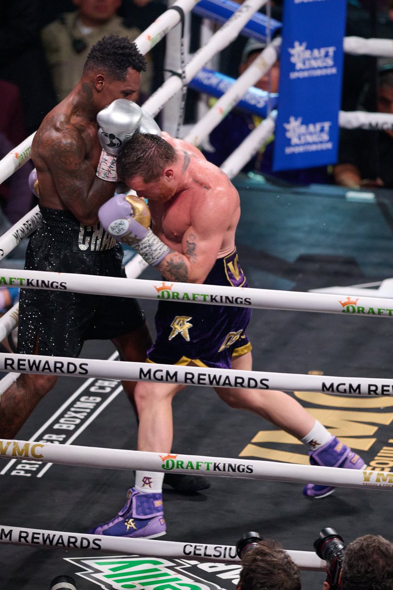 TvNorteLaguna's tweet photo. @Canelo derrota a Charlo.
118 Vs 109
#Boxeo #BoxAzteca #Box #CaneloCharlo #CaneloAlvarez #Azteca #BoxAzteca7 https://t.co/NUJ7kAuvEv
