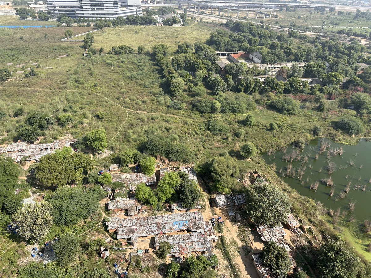 TaranSi92575359's tweet photo. While BJP is celebrating cleaning India on Gandhi Jayanti, this is the view of Dwarka Expressway from
Past 1 year, and this is the scene from their own BJP Member Of Parliament Mr Sukhbir Singh Jaunapuriyas owned Society. Backside of SS Coralwood, sector 84 Gurgaon https://t.co/qsR4U4itXg