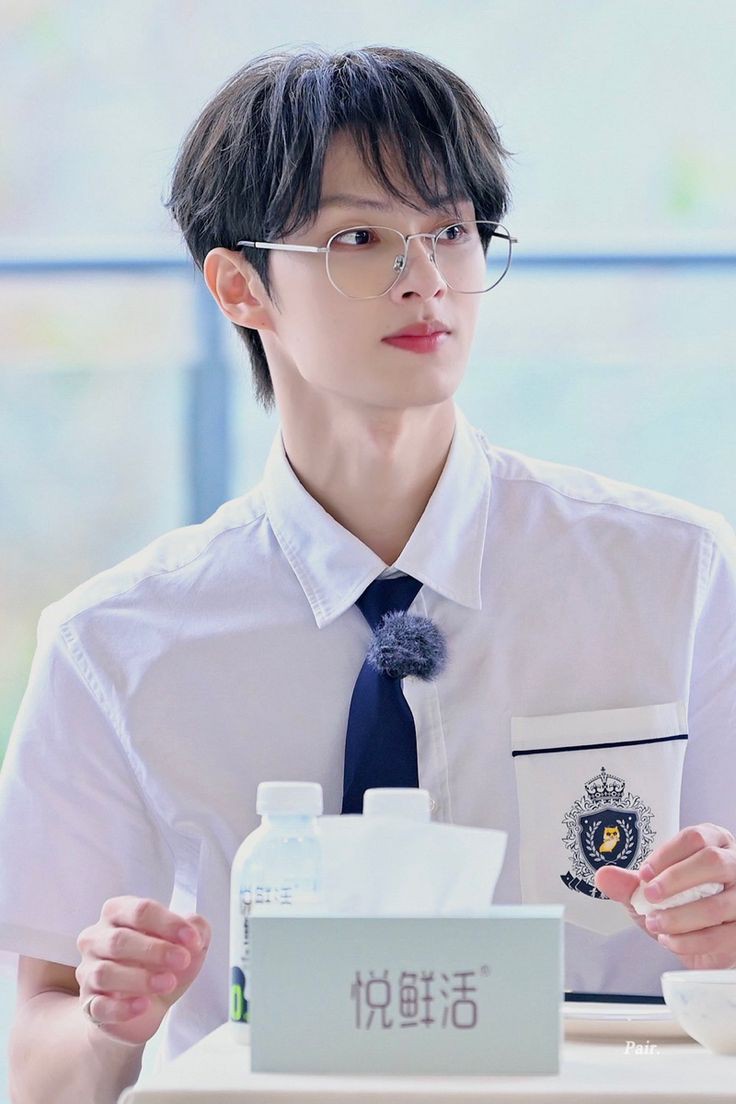 cloudiessie_07's tweet photo. "Ga semua orang itu ngerti gimana lo ngejalanin semua ini" - Juna

Junhui short narration
©cloudiessie https://t.co/WZBewXSugG