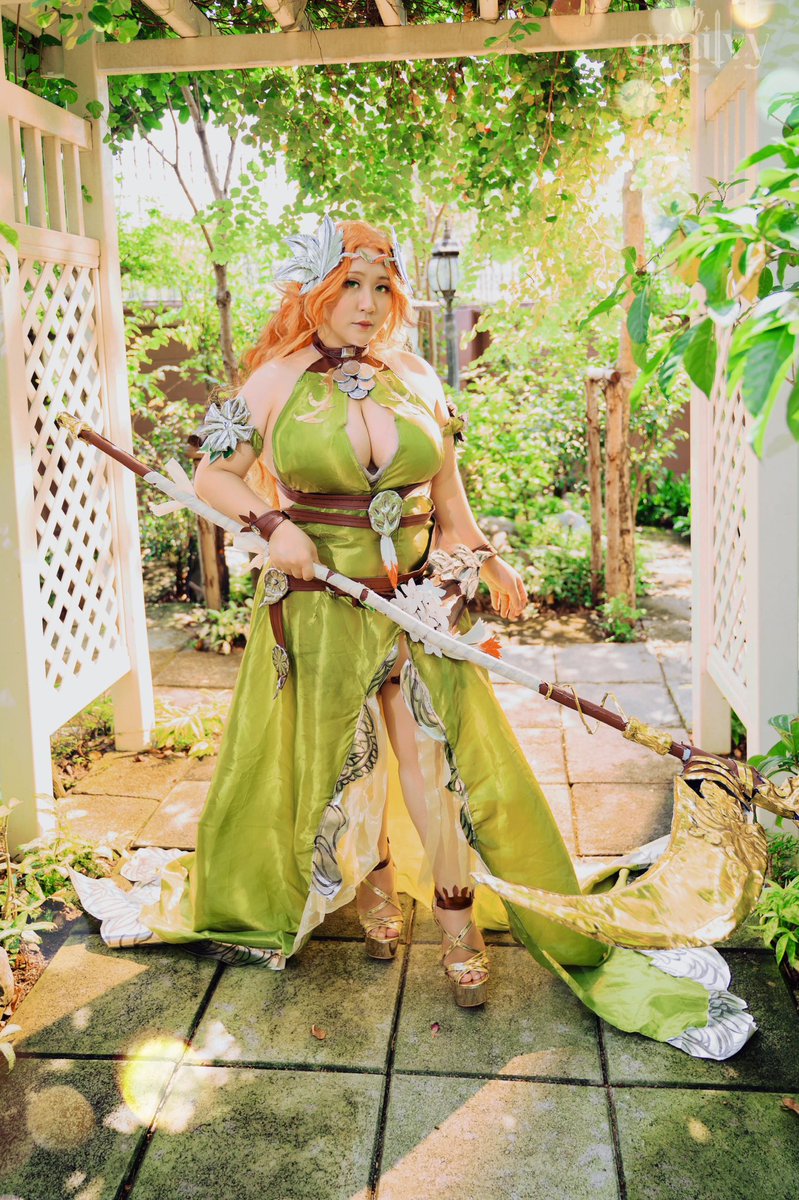 Nophica The Matron 🌿 ( Euphrosyne )
Guardian Deity of Gridania 
.
.
Cosplay / Costume/ Prop:  @sugarcxndy32 
📷: E.T.R. Gallery 
.
.
.
#ffxiv #ff14 #nophica #ffxivcosplay #ff14cosplay #ノフィカ #ff14コスプレ #TheTwelve