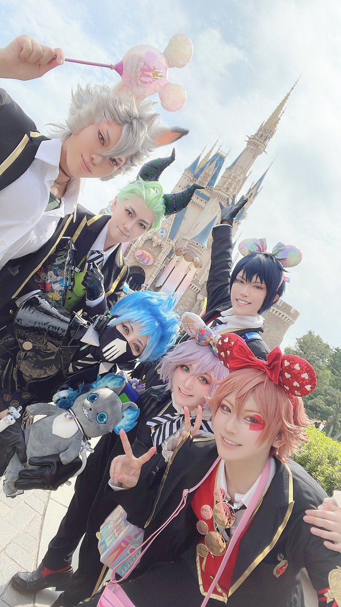 ツイステ「ツイステ1年生sでランドー!#Dハロ #Dハロ仮装#Dハロ仮装2023 」|女将🐺❤️‍🔥4/1アコマルD17🥳通知❌のイラスト