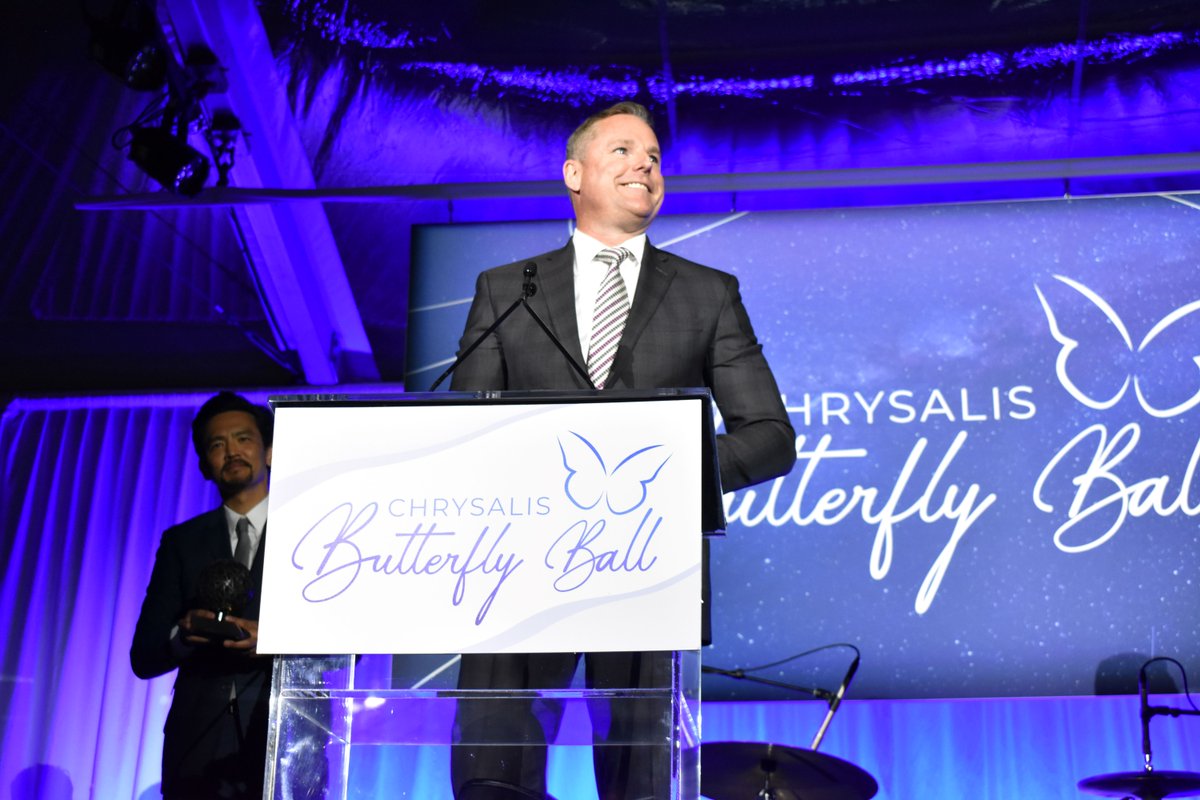 ChrysalisSoCal's tweet photo. "Chrysalis gives you a belief that you can do something special"

Congratulations to our Spirit of Chrysalis Award Recipient, Chris Hart (@unitedtalent)! Thank you for your encouraging words this evening.

@johnthecho
@terrycrews https://t.co/MjcSMm2YXE