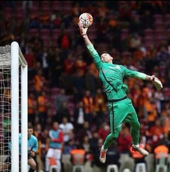 Sporkafasi18's tweet photo. 🤩KAPTAN🤩
(İstediğiniz futbolcuyu yazabilirsiniz.)
(Fotoyu kullanabilirsiniz)
#Galatasaray #Fenerbahce #GSvANK #besiktas #Trabzonspor #futbol #SueperLig https://t.co/qGwBOsM0Sv