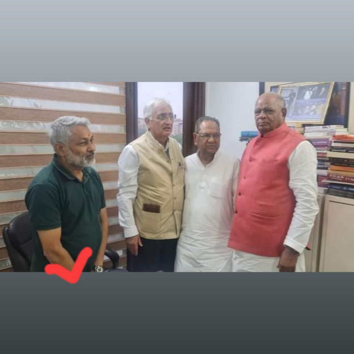 SamimKh18068318's tweet photo. कांग्रेस पार्टी के संघर्षशील ,जुझारू नेता, प्रदेश सचिव  सच्चिदानंद पांडेय जी को जन्मदिवस की हार्दिक शुभकामनाएं एवं ब��ाई....🎉
@Sachchi65562784 https://t.co/YSYZRIVmyg
