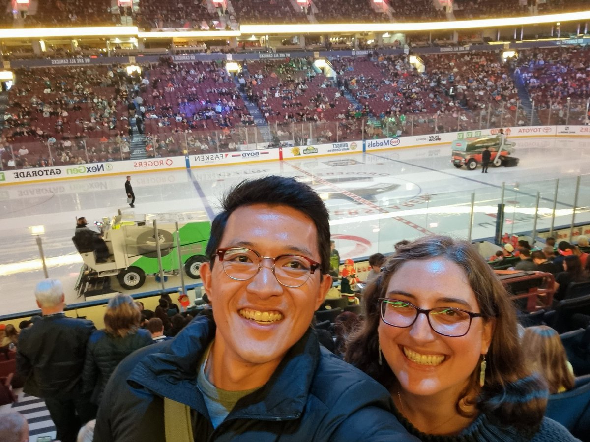 Great to catch a hockey game in Vancouver before <a href="/Hyonxhi/">Hyon-Xhi</a> and <a href="/scientist_JJ/">Jennifer Juno</a>  head to the Keystone T cell/B cell germinal centre meeting!
