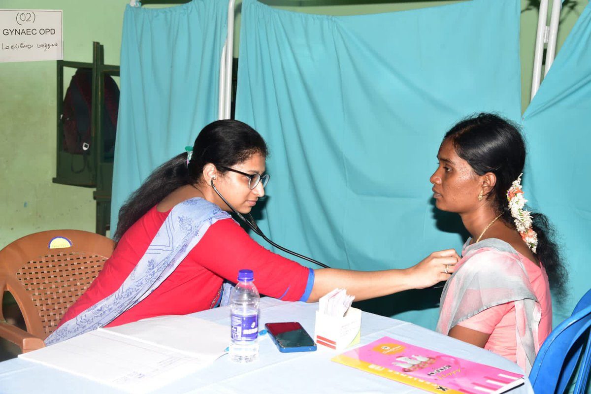 IN_HQTNP's tweet photo. This was a joint initiative of #INSParundu with #GHRamanathapuram, #PHCUchipuli and #VasanEyeCare and offered multi-domain OPD services and distribution of generic drugs free of cost for dependents of service personnel, ESP and civil community
2/3 https://t.co/gfjP7EFHQ8