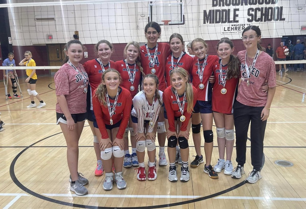 Look at JNLI Middle School killing it🏐🏐