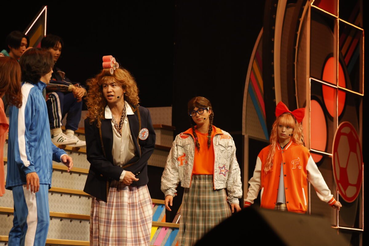 exnews24's tweet photo. 【記事】FANTASTIC 6 ライブステージ「BACK TO THE MEMORIES PART3」閉幕！#FANTASTICS

全29公演は全席完売、観客動員5.6万人規模の大型公演を完走！
第1弾からキャプテンを務める瀬口黎弥からのコメントも到着！
 https://t.co/pWZbEoDfpz https://t.co/kvkUZ5ZstG