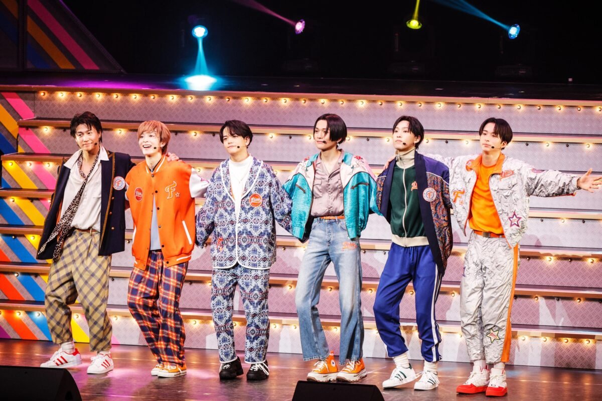 exnews24's tweet photo. 【記事】FANTASTIC 6 ライブステージ「BACK TO THE MEMORIES PART3」閉幕！#FANTASTICS

全29公演は全席完売、観客動員5.6万人規模の大型公演を完走！
第1弾からキャプテンを務める瀬口黎弥からのコメントも到着！
 https://t.co/pWZbEoDfpz https://t.co/kvkUZ5ZstG