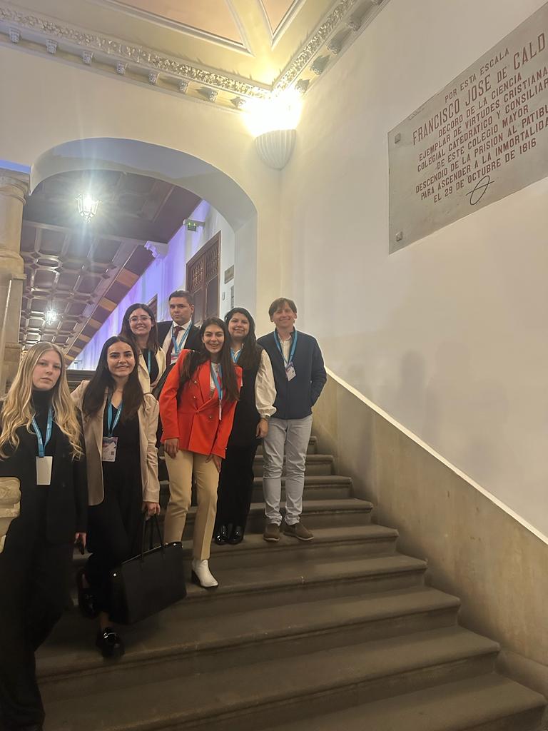 Pase lo que pase mañana, muy orgulloso de mi equipo <a href="/DerechoUAI/">Derecho UAI</a> en la <a href="/ciarbitraje/">Competencia Internacional de Arbitraje</a> !!