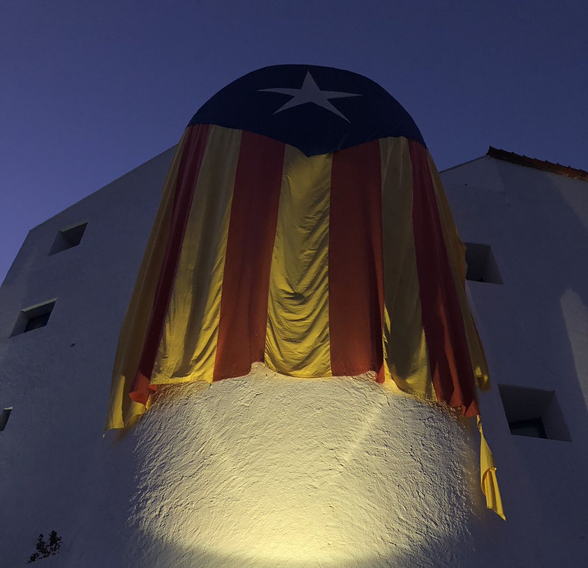 1-O: hi ha qui encara ho té clar!✊