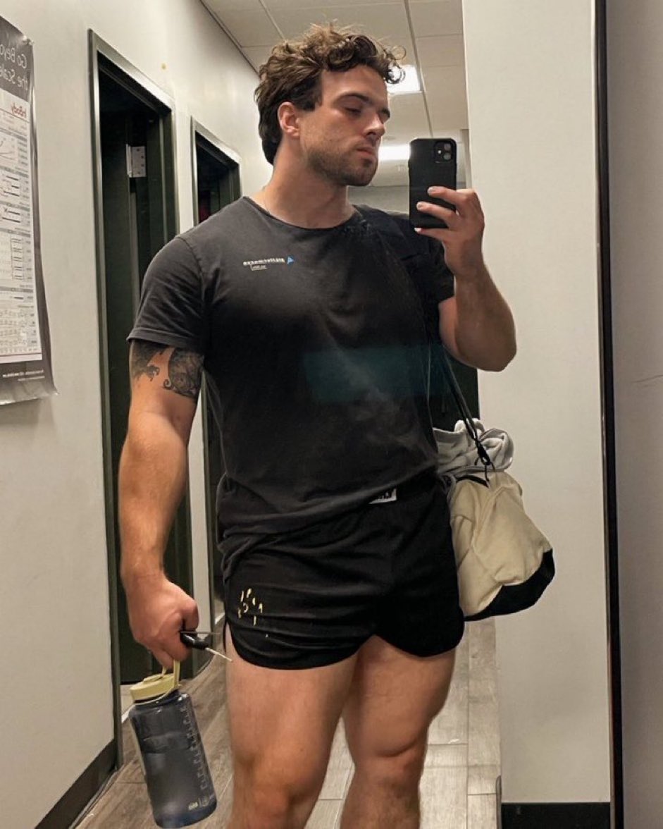 about to do my walkout into Toronto, ladies don't be intimidated lmao, go ahead and walk up if you wanna talk, just lyk ladies lol #OWL2023📷 #OWLGrandFinals📷