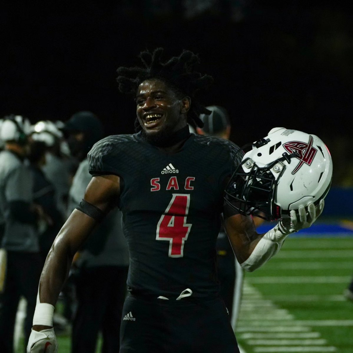 SACDons's tweet photo. The Dons defense was locked in tonight!! 🔒🏈

#SACDons #SACFB https://t.co/zcEopW0jxe
