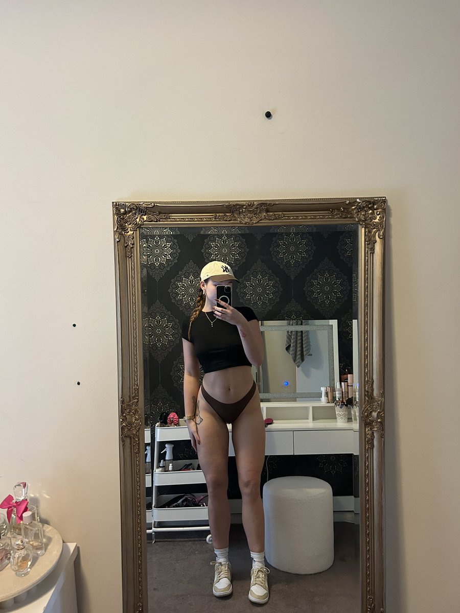 Mikirosee_'s tweet photo. Sunday funday xx https://t.co/e9wptXBhuy