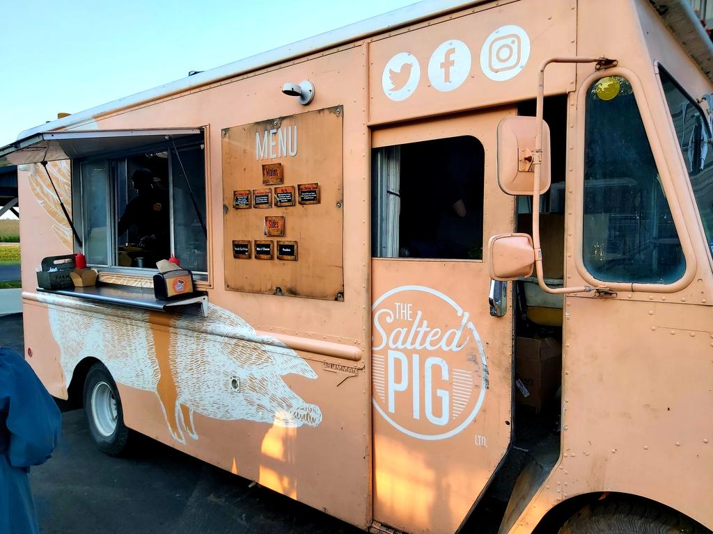 barcodetheband's tweet photo. Dinner by @theSaltedPigLtd food truck, based out of the Hammer. Dirty #Southern Sammie w/ a side of mac and cheese. π€€ππΆππ§ #cheers #123sociable #barcode20th #brantford #haldimand #haldimandcounty #hamont #norfolk #norfolkcounty #privateparty #shoplocal #sogood #specialevents https://t.co/rTMPKJskFO