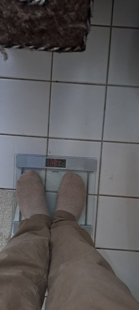 Das ist mein Gewicht bis Heute der erste Tag für abnehmen ist gestartet
