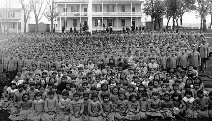 From 1879-1918 over 10,000 #Indigenouschildren from 140 tribes attended #Carlisle. Only 158 graduated. 😥😥😥