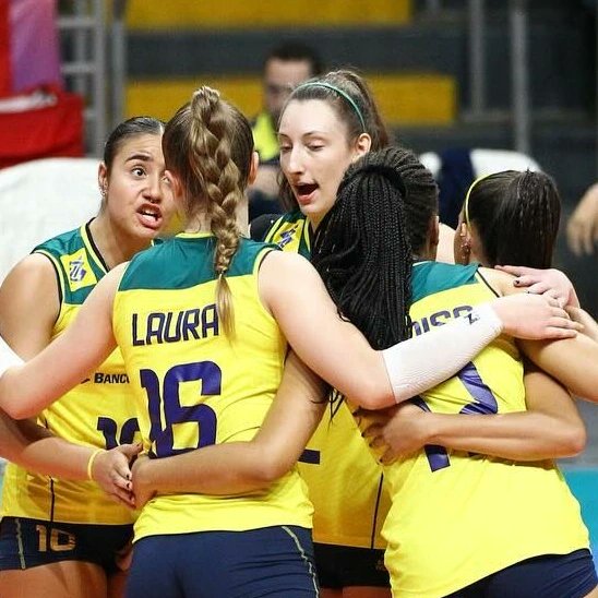 volei's tweet photo. A seleção feminina sub-17 superou o Peru por 3 a 0 (25/12, 25/19 e 25/16), na semifinal do Sul-Americano, em Lima, e garantiu vaga no Mundial de 2024.

O Brasil disputará a taça contra a Argentina, neste domingo, às 22h (de Brasília).

Bora torcer! https://t.co/6VM1uXoo7i