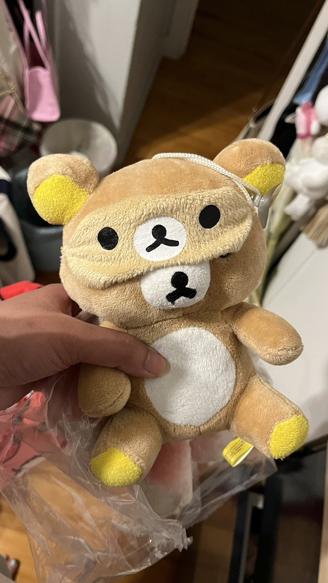 teanesssss's tweet photo. THRIFTED THESE 2 BABIES TODAY??????!!!!!!!!!!!!!??? https://t.co/6tl2M6RBHW