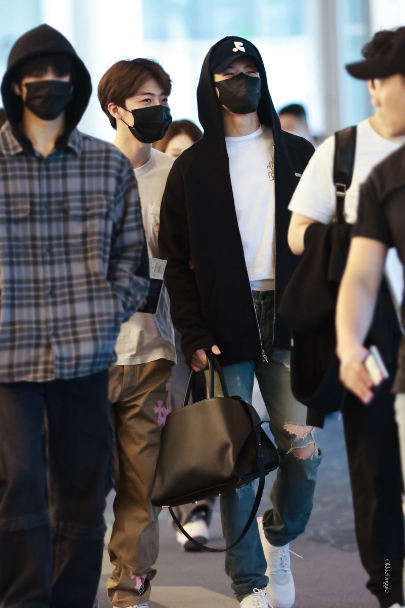 jungshasa's tweet photo. GEMES BGT JAEMIN NGE GANDENG JENO HADAKH 😭🤏🏻 MW NYEBRANG KAH BANG ?!!!!!! https://t.co/WuiTejrNSN