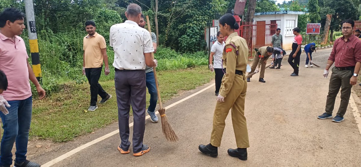 kvumroi's tweet photo. Hashtag for Ek Tareekh- Ek Ghanta:

#SwachhataHiSeva #IndianSwachhataLeague2 #YouthVsGarbage  #SwachhBharat

Tags:
@SwachhBharatGov  
@swachhbharat @KVS_HQ 
@EduMinOfIndia https://t.co/4czwSHNJol