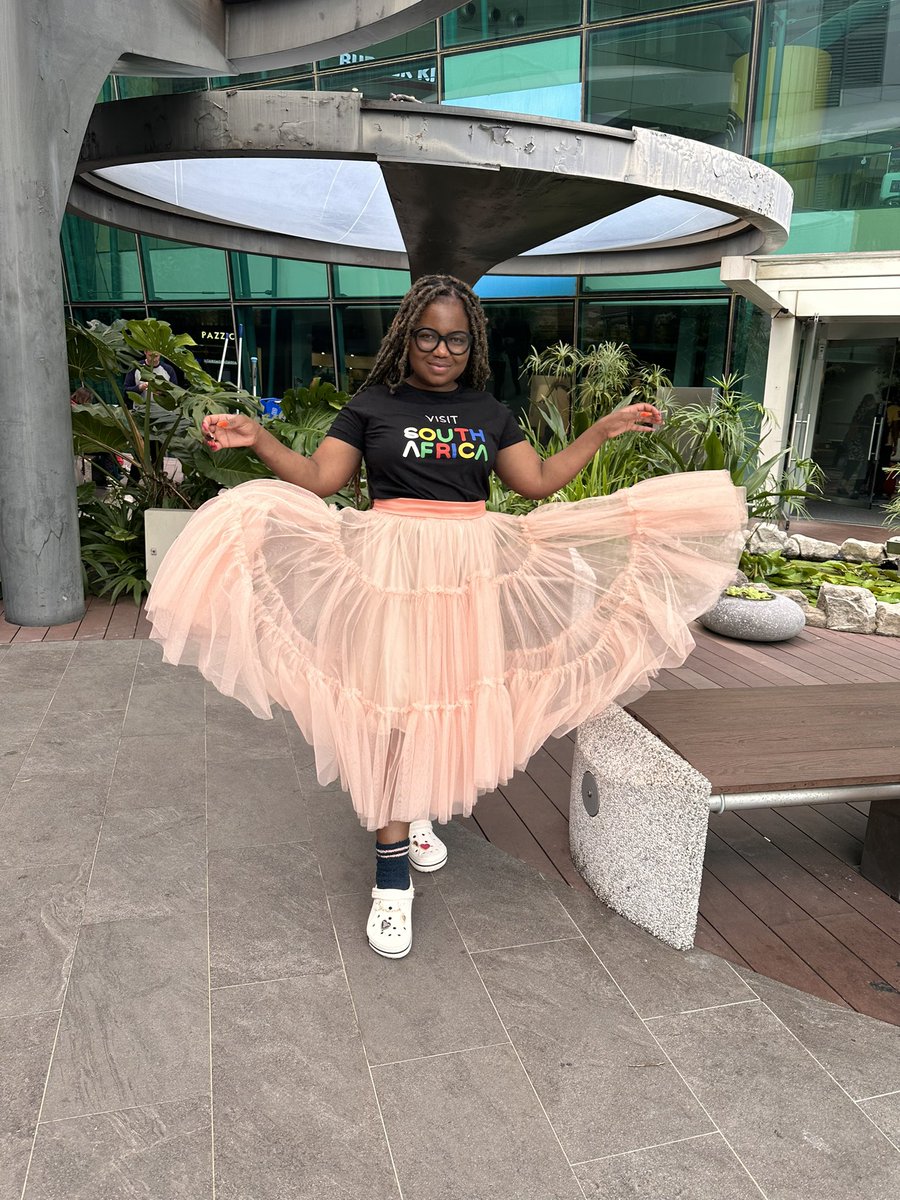 Proof of life. 
South African delegates in Singapore.

But can we talk about this place being excessively expensive? 

Yooo 
Dumelang