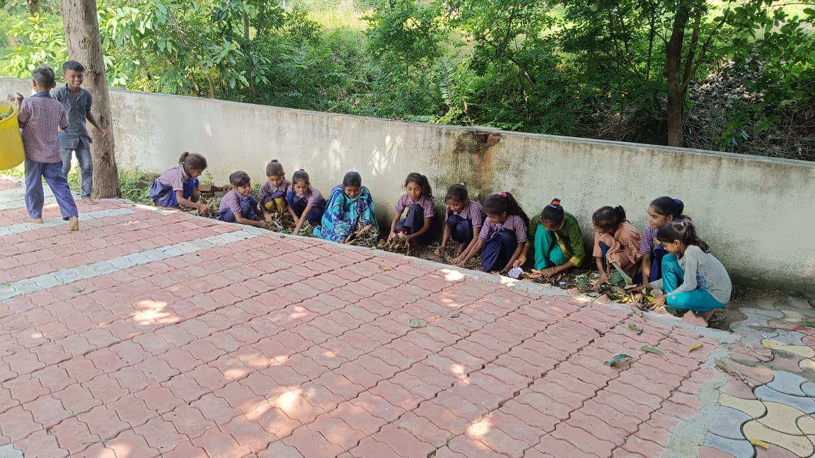 sbaria19's tweet photo. #gujaratinformation #SwachhBharat #SwachhataHiSeva #SwachhBharatMission
#GADH #BHIKHAPURA #JETPURPAVI #CHHOTAUDEPUR #CRCBHIKHAPURA #CRCKADVAL
#GUJARAT https://t.co/eHq5UyultC