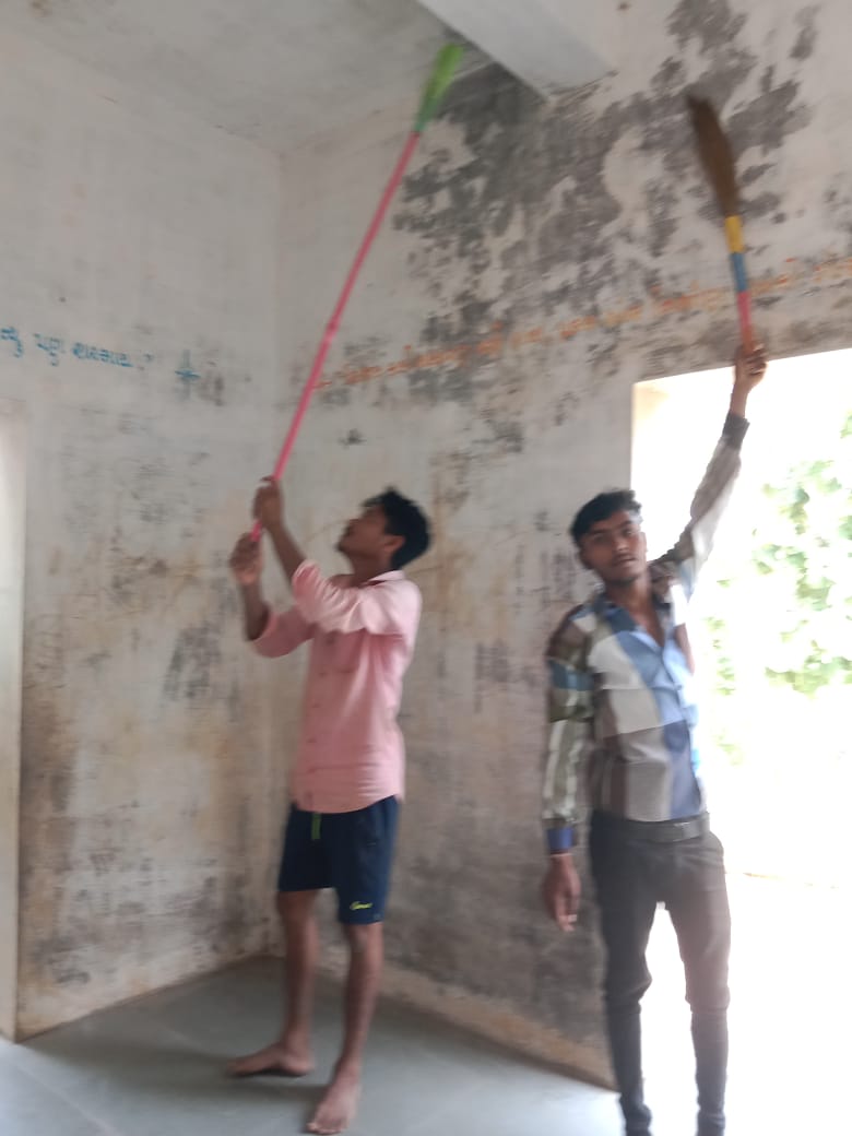 sbaria19's tweet photo. subhash baria
@sbaria19
·
8m
#gujaratinformation #SwachhBharat #SwachhataHiSeva #SwachhBharatMission #GADH #BHIKHAPURA #JETPURPAVI #CHHOTAUDEPUR #CRCBHIKHAPURA #CRCKADVAL #GUJARAT https://t.co/5URvCHgcjL