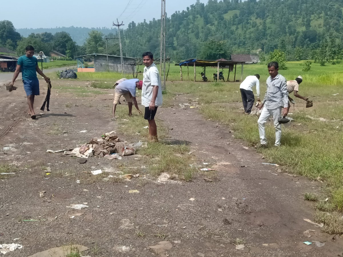 #एक कदम स्वच्छता की और 
પૂજ્ય મહાત્મા ગાંધીજી બાપુને સ્વચ્છતાજલી🙏
ગામ પંચાયત રોહિયાળ જંગલ તા.કપરાડા ગામ પંચાયત,હાટબજાર, આરોગ્ય કેન્દ્ર પર સફાઈ અભિયાન <a href="/collectorvalsad/">Collector Valsad</a> <a href="/DDO_VALSAD/">DDO Valsad</a> <a href="/TdoKaparada/">Sandip Gayakwad</a> 
<a href="/InfoValsadGoG/">Info Valsad GoG</a> <a href="/TcmValsad/">વલસાડ જિલ્લા તલાટી કમ મંત્રી મંડળ</a>