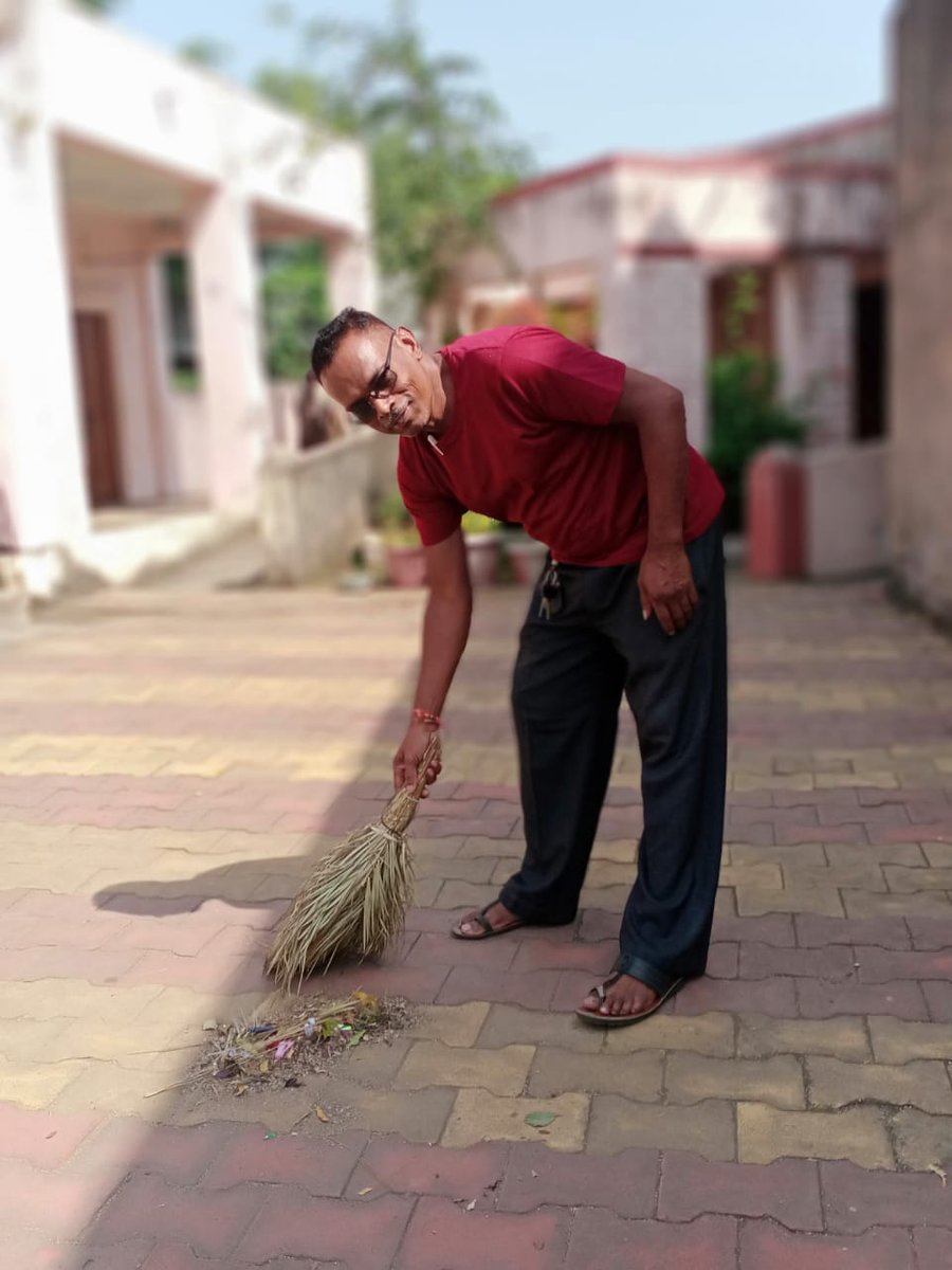 sbaria19's tweet photo. subhash baria
@sbaria19
·
8m
#gujaratinformation #SwachhBharat #SwachhataHiSeva #SwachhBharatMission #GADH #BHIKHAPURA #JETPURPAVI #CHHOTAUDEPUR #CRCBHIKHAPURA #CRCKADVAL #GUJARAT https://t.co/wxQEGKTV8B