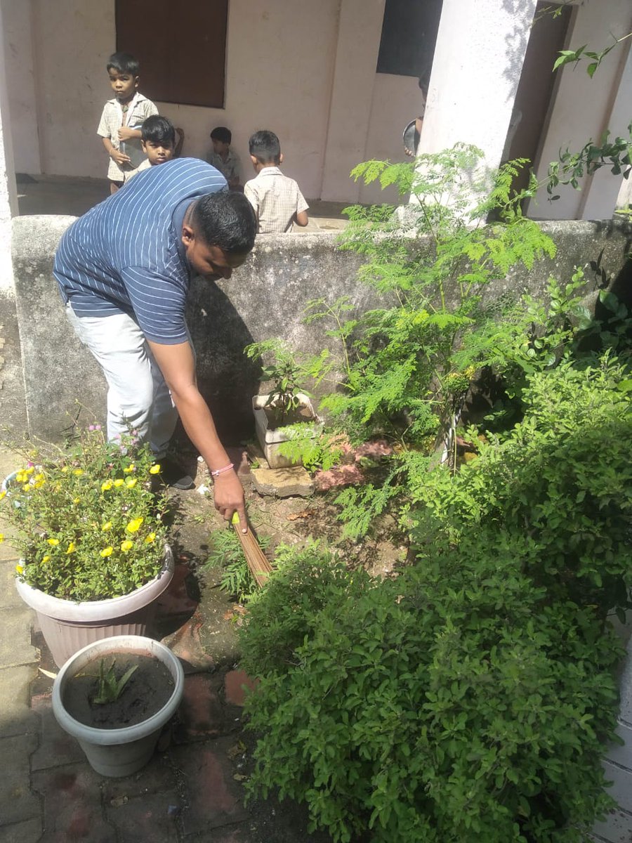 sbaria19's tweet photo. subhash baria
@sbaria19
·
8m
#gujaratinformation #SwachhBharat #SwachhataHiSeva #SwachhBharatMission #GADH #BHIKHAPURA #JETPURPAVI #CHHOTAUDEPUR #CRCBHIKHAPURA #CRCKADVAL #GUJARAT https://t.co/DdVGyGAyMA