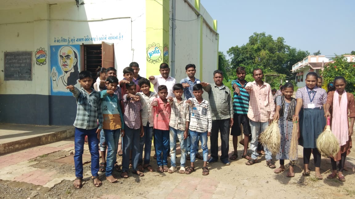sbaria19's tweet photo. subhash baria
@sbaria19
·
8m
#gujaratinformation #SwachhBharat #SwachhataHiSeva #SwachhBharatMission #GADH #BHIKHAPURA #JETPURPAVI #CHHOTAUDEPUR #CRCBHIKHAPURA #CRCKADVAL #GUJARAT https://t.co/slRPuXzwyK