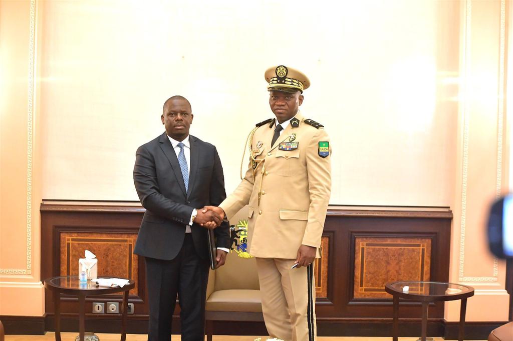 Excellence Monsieur le Président  l'optimisation des recettes budgétaires pour répondre efficacement aux engagements de notre pays passe par la redynamisation des services collecteurs des Régies Financières. La FECOREFI a sa réflexion contributive.
<a href="/oliguinguema/">Brice Clotaire Oligui Nguema</a> 
<a href="/mbangangoye_/">Richard MBAGANGOYE</a>