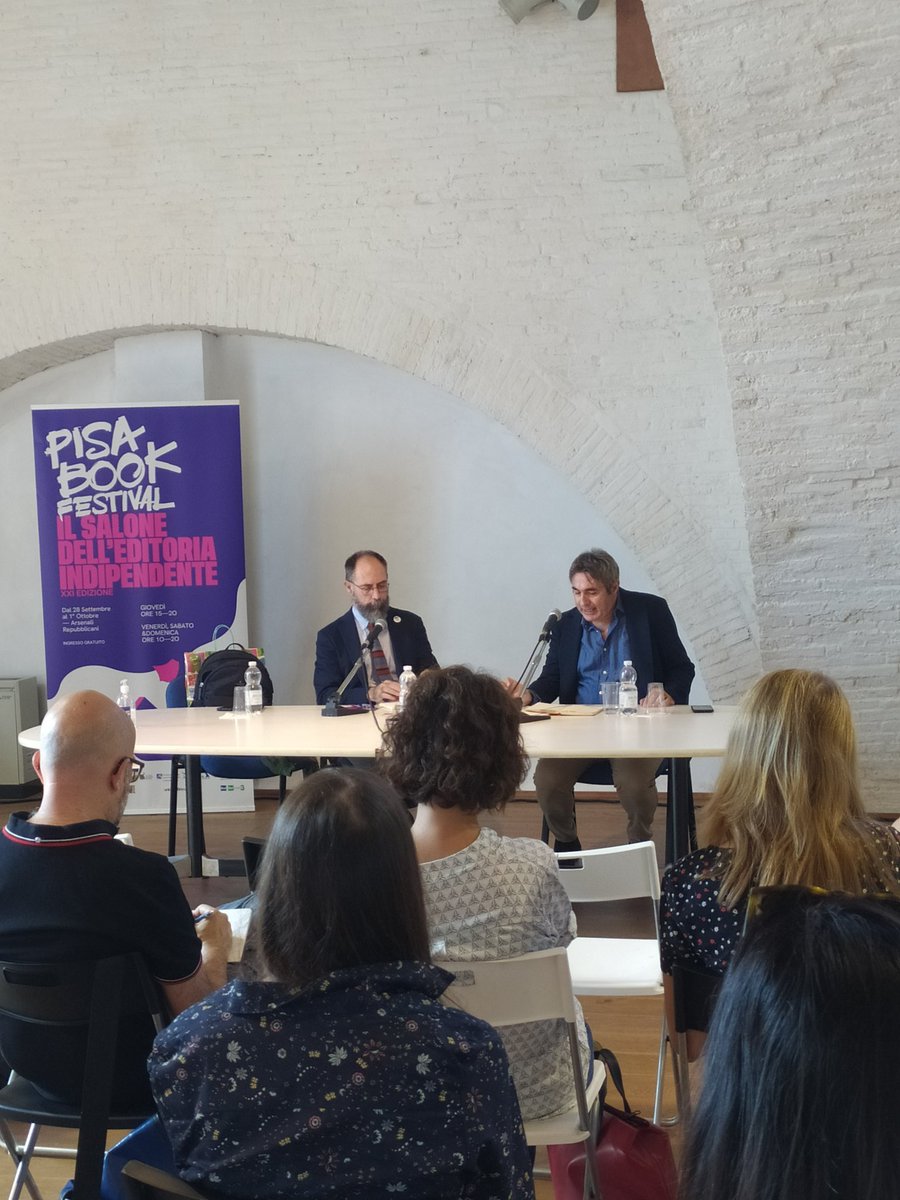 ✨Scrivere sul margine (<a href="/InternoPoesia/">Interno Poesia</a>). Incontro con il poeta <a href="/coltisbagli/">Matteo Pelliti</a>, in dialogo con <a href="/sebamondadori/">Sebastiano Mondadori</a>.
📍In corso al Book Club del Museo delle Navi

#PBF2023 #SaloneEditoriaIndipendente #PisaBookFestival
